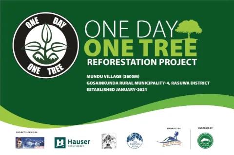 Auf einem grünen Hintergrund ist das Logo des Projektes One Day one Tree abgebildet sowie weitere Informationen zum Projekt. Unten sind Logos der Unterstützer abgebildet.