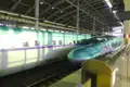 Shinkansen Hochgeschwindigkeitszug im Bahnhof