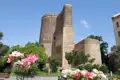 Der Jungfrauenturm in Baku, ein historisches Wahrzeichen.