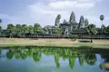 Angkor Wat Tempelanlage mit Spiegelung im Wasser.