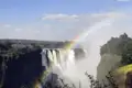 Regenbogen über den Wasserfällen.