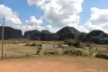 Typische Hügellandschaft mit Mogotes im Viñales-Tal auf Kuba.