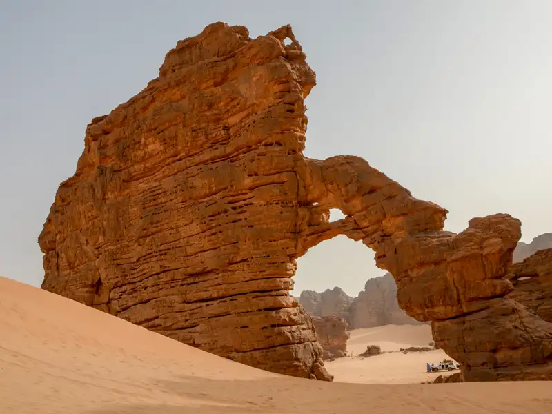 Sandsteinbogen in der Wüste.