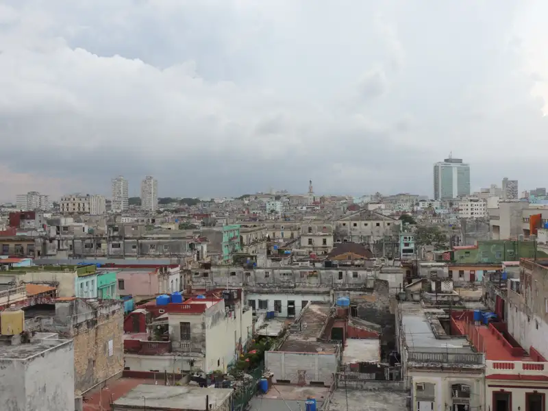 Blick über die Dächer von Havanna, Kuba.