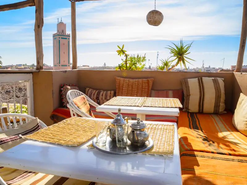 Blick von der Dachterrasse auf die Stadt