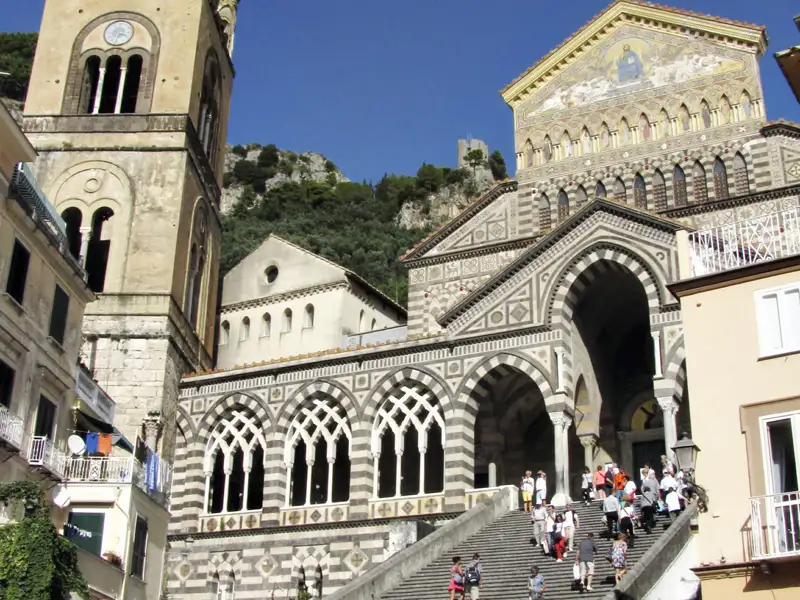 Die Kathedrale von Amalfi, ein Beispiel der Architektur an der Amalfiküste.