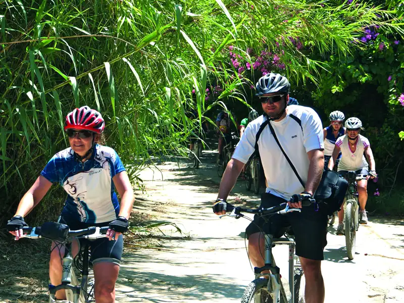 Radfahrer auf einer geführten Tour.