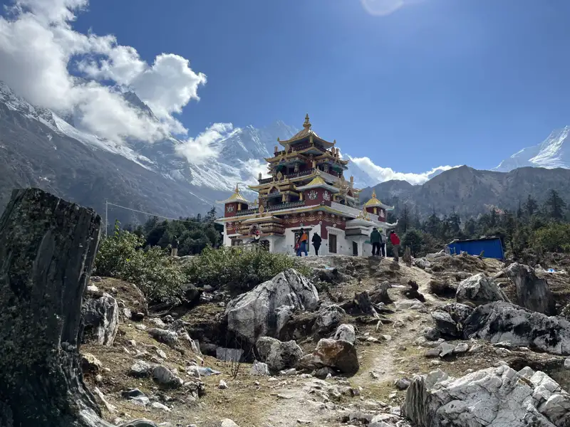 Buddhistischer Tempel in den Bergen