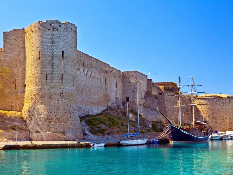 Historische Festung von Kyrenia am Hafen