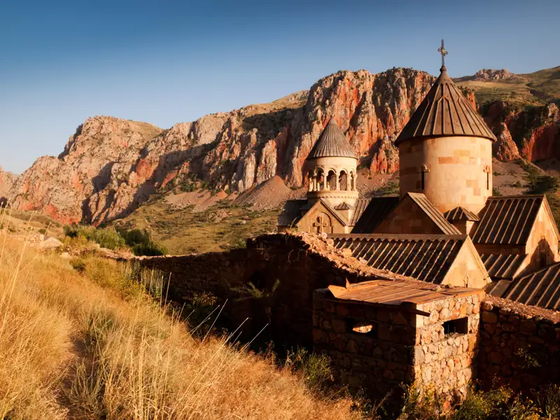 Historisches Kloster in den Bergen.