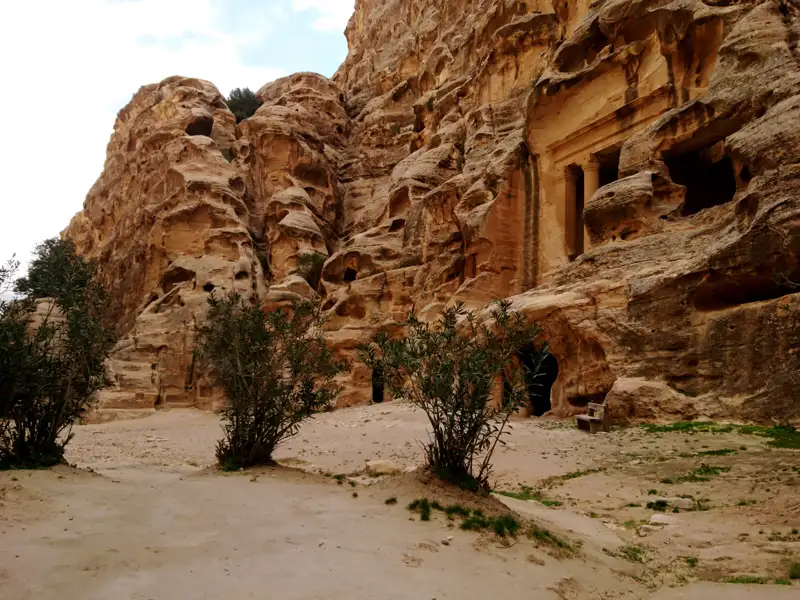 Felsengräber in der antiken Stadt Petra.