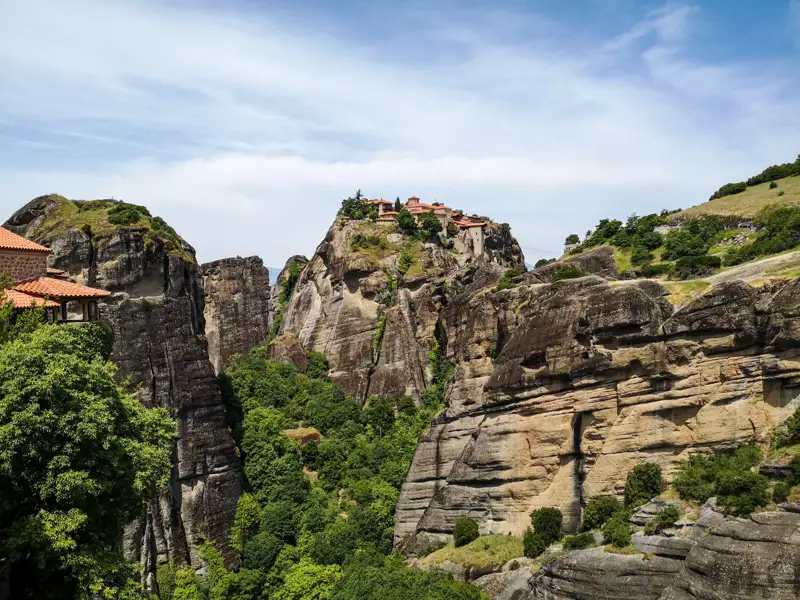 Ein Kloster auf einem der charakteristischen Felstürme von Meteora.