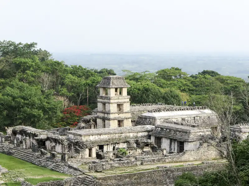 Alte Maya-Ruinen im Dschungel.