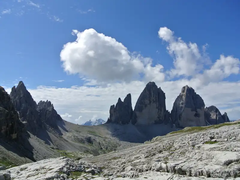 Panorama der Drei Zinnen in den Dolomiten.