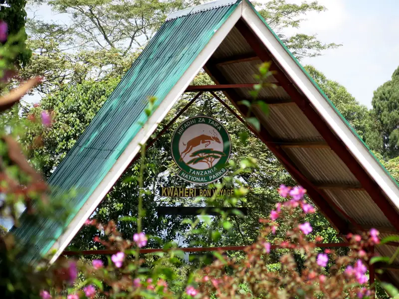 Eingangsschild zu den Tanzania National Parks.
